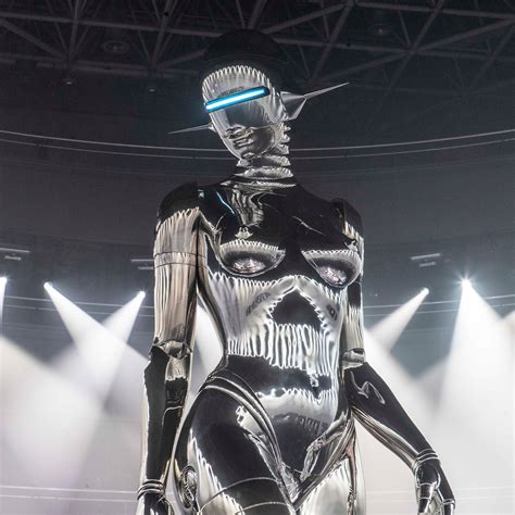 DIOR MEN 2019 x Sorayama Sexy Robot T